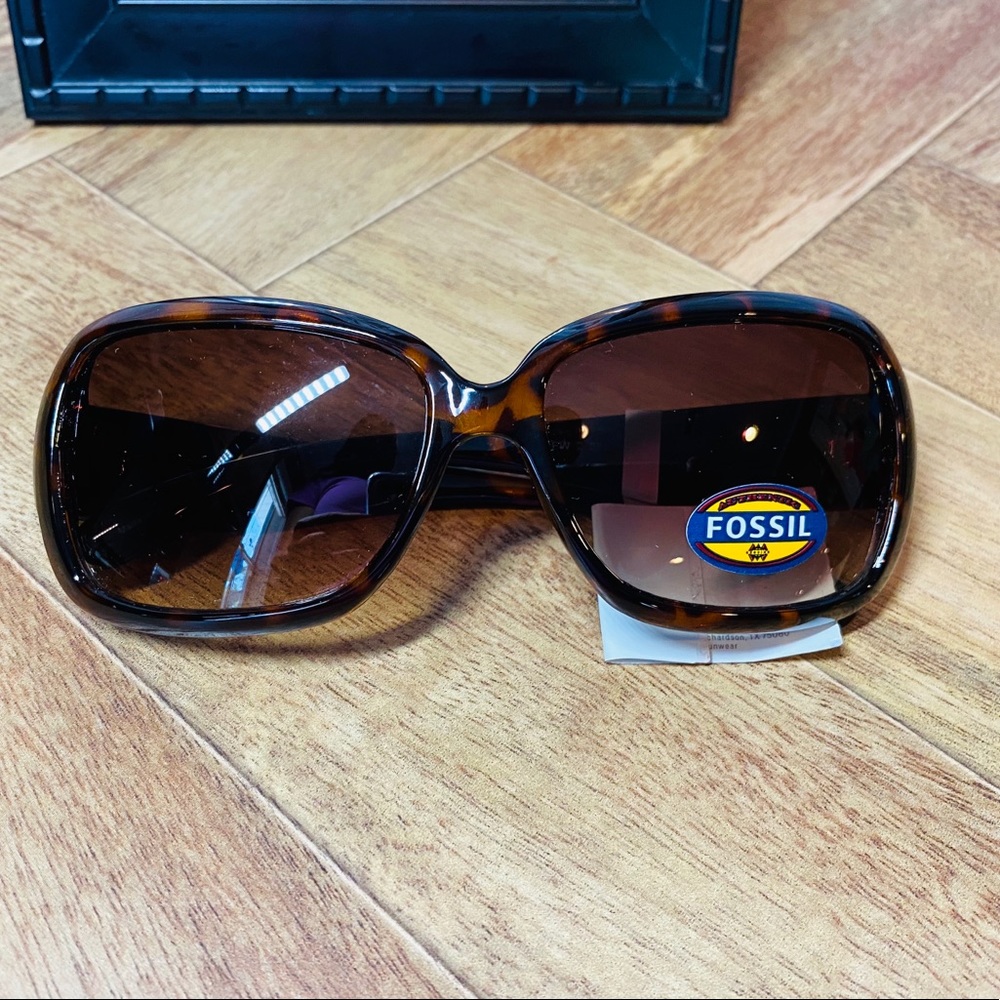 NWT Fossil sunglasses tortoise color unisex